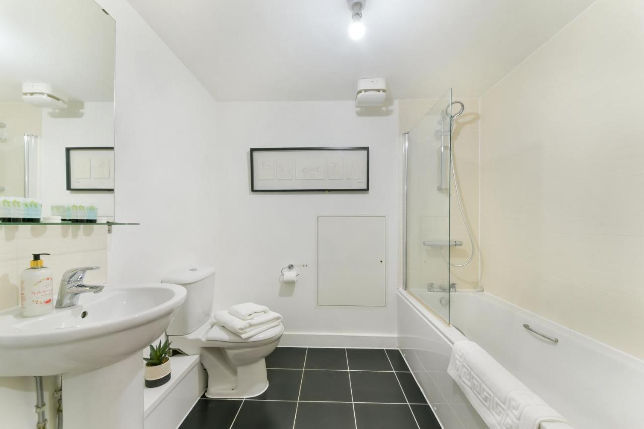 Spacious, Quiet And Modern Apartment Londyn Zewnętrze zdjęcie
